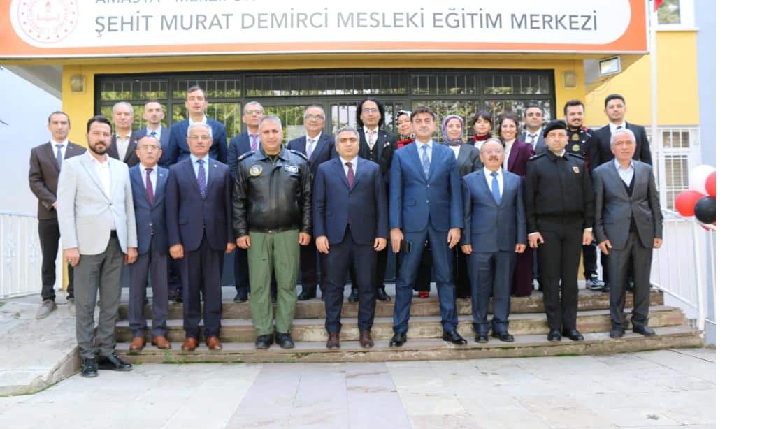 ŞEHİT MURAT DEMİRCİ MESLEKİ EĞİTİM MERKEZİ TARAFINDAN KALFALIK-USTALIK BELGE, BERAT VE ŞED KUŞANMA TÖRENİ DÜZENLENDİ