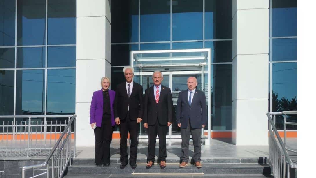 İLÇE MİLLİ EĞİTİM MÜDÜRÜMÜZ AHMET YOZGAT'TAN MERZİFON KUTLUBEY KOLEJİNE ZİYARET